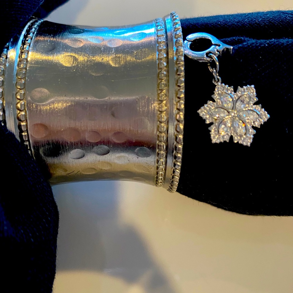 ❄️ Swarovski Crystal Snowflake Charm❄️